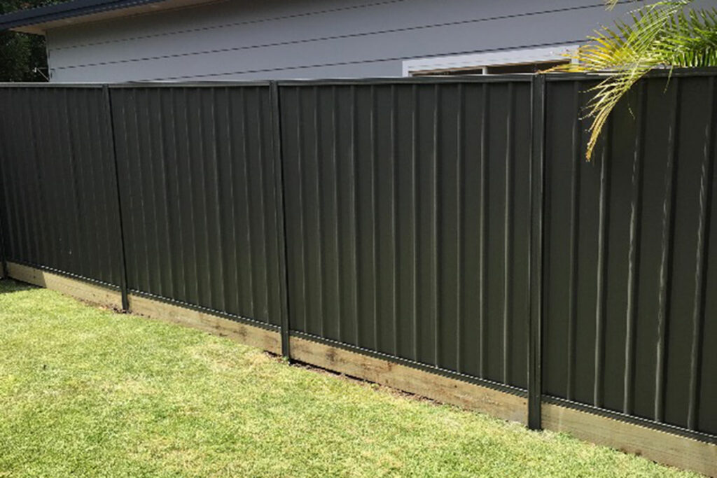 charcoal colorbond fencing